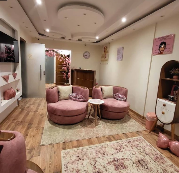 Magenta Clinique Fifth Settlement reception